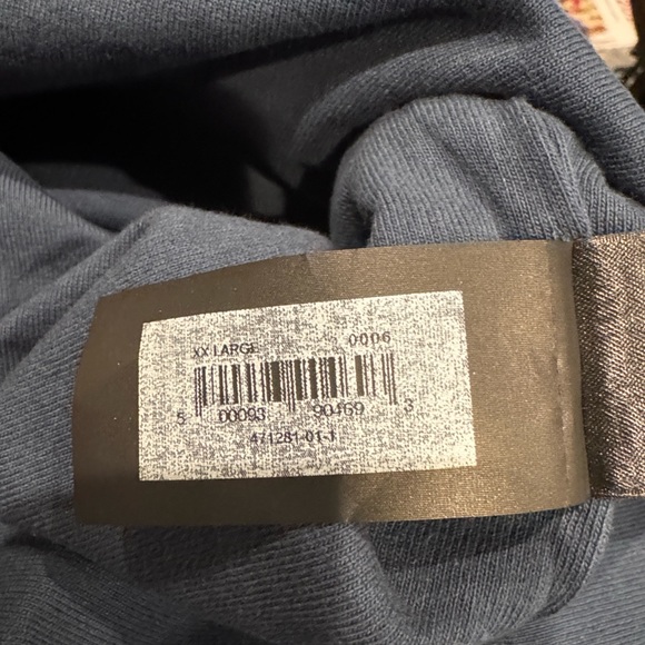 GAP Blueish Gray Short Sleeve Tee with white dove in back - Picture 4 of 5